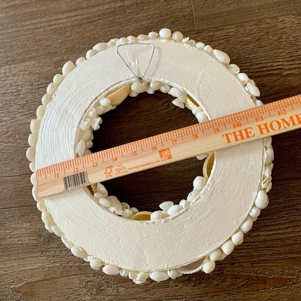 Pearline’s Seashell Wreath D 11” - Picture 6 of 13